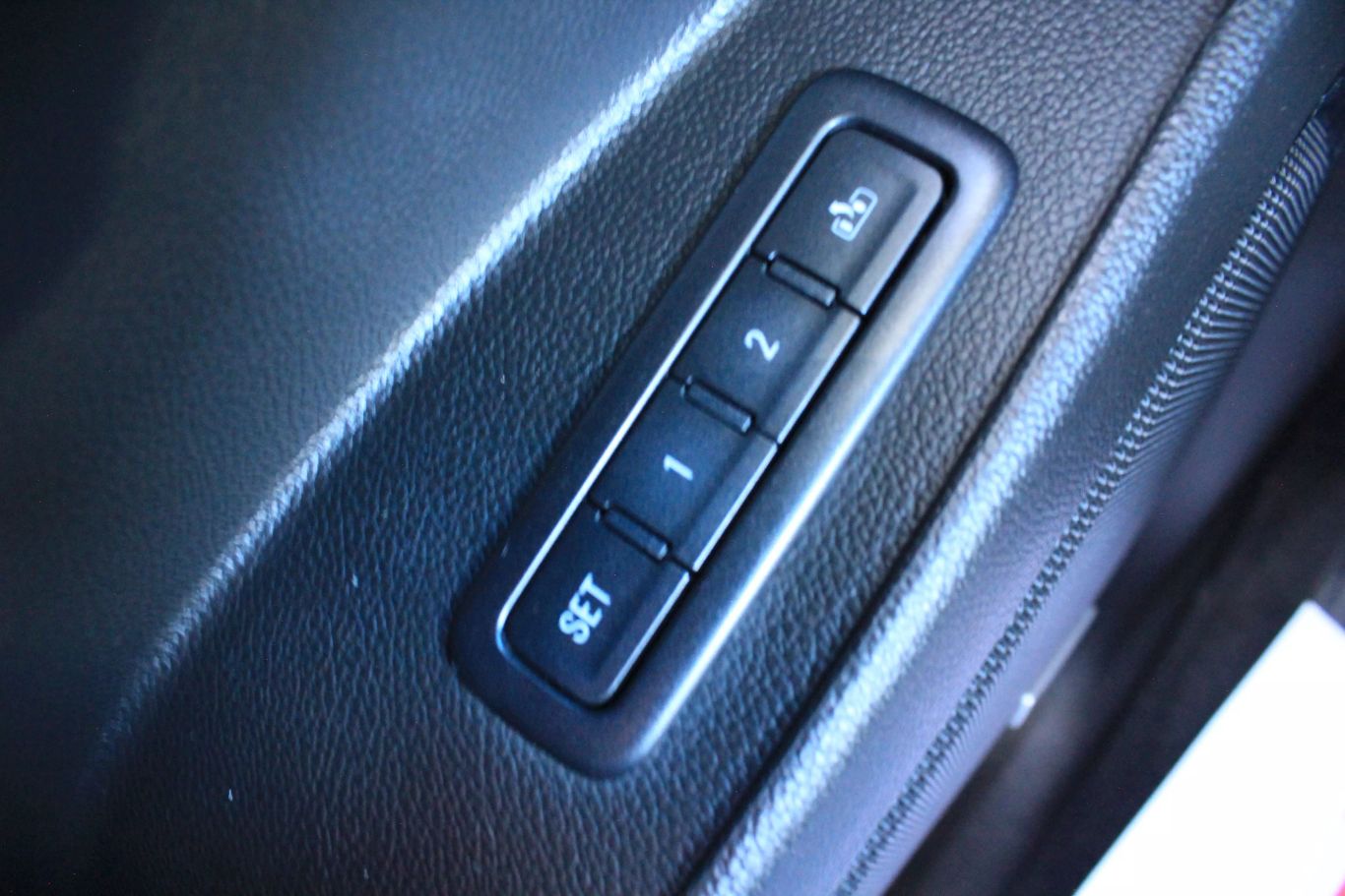 2015 Chevrolet Suburban Lt Sport Utility 4d - Image 34