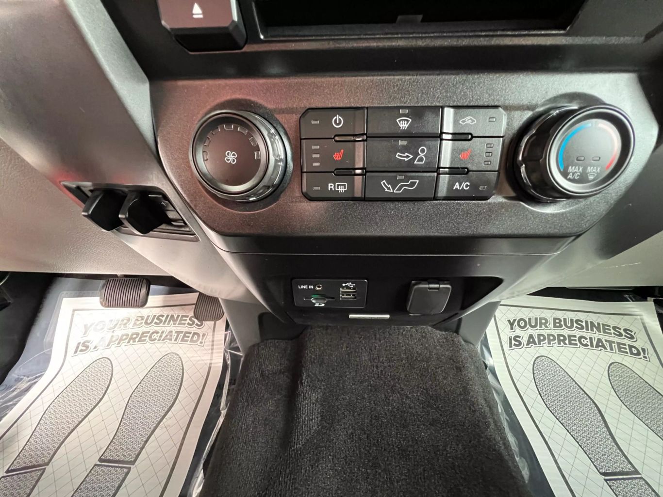 2015 Ford F150 Supercrew Cab - Image 17