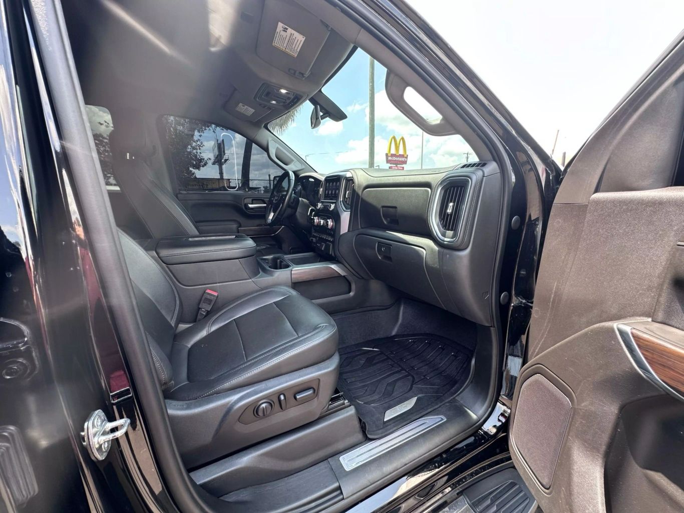 2020 GMC SIERRA 1500 CREW CAB PICKUP V8, ECOTEC3, DFM, 5.3 LITER SLT PICKUP 4D 5 3/4 FT - Tampa Motor Cars