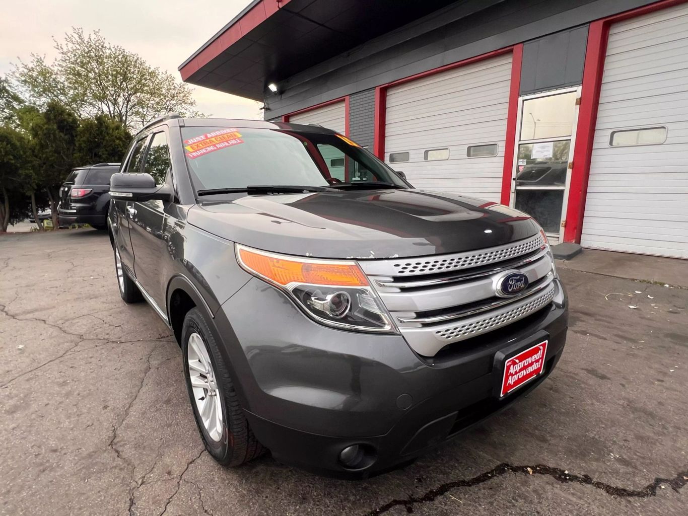 2015 Ford Explorer - Image 2