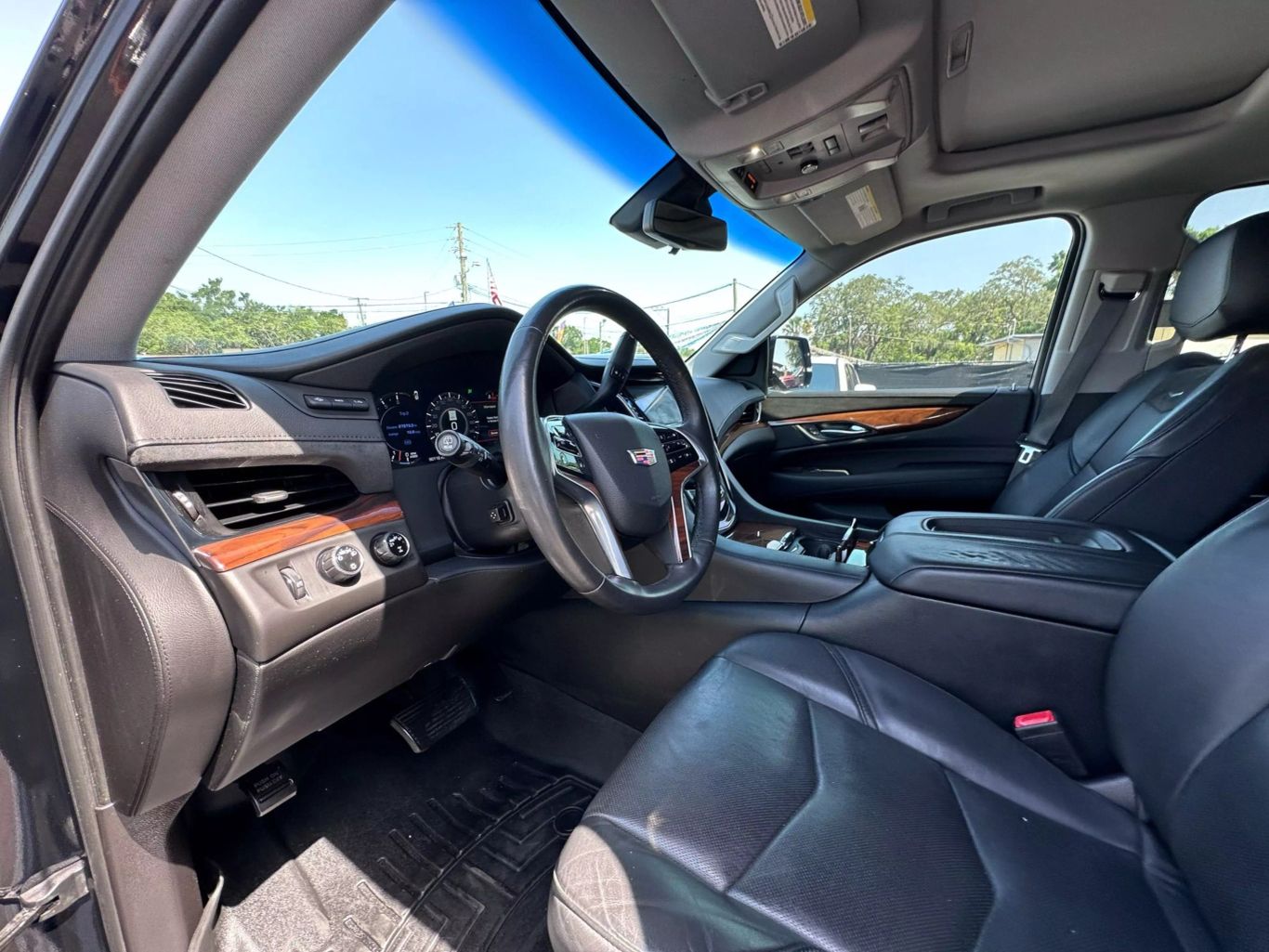 2017 CADILLAC ESCALADE SUV V8, 6.2 LITER LUXURY SPORT UTILITY 4D - Tampa Motor Cars