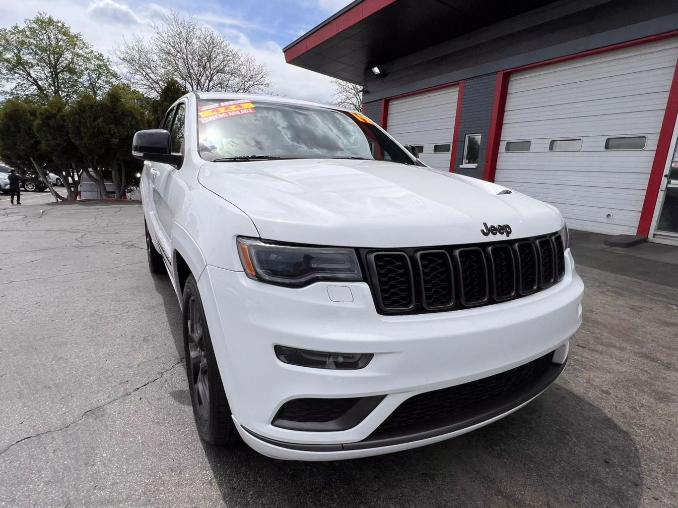 2019 Jeep Grand Cherokee - Image 3