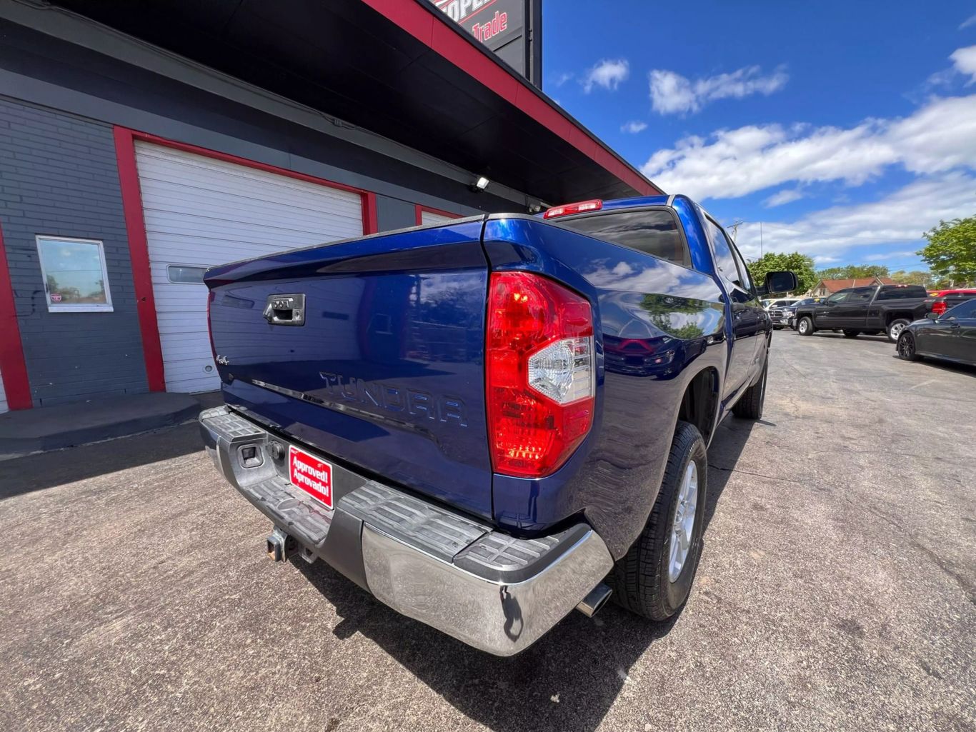 2014 Toyota Tundra Crewmax - Image 10