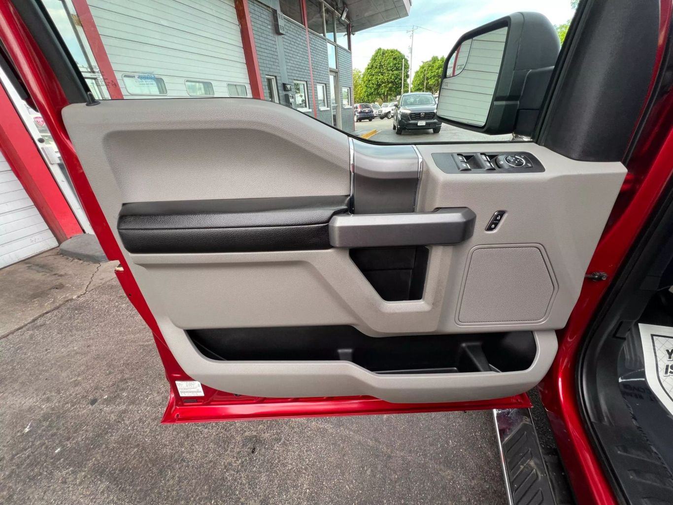 2015 Ford F150 Supercrew Cab - Image 14