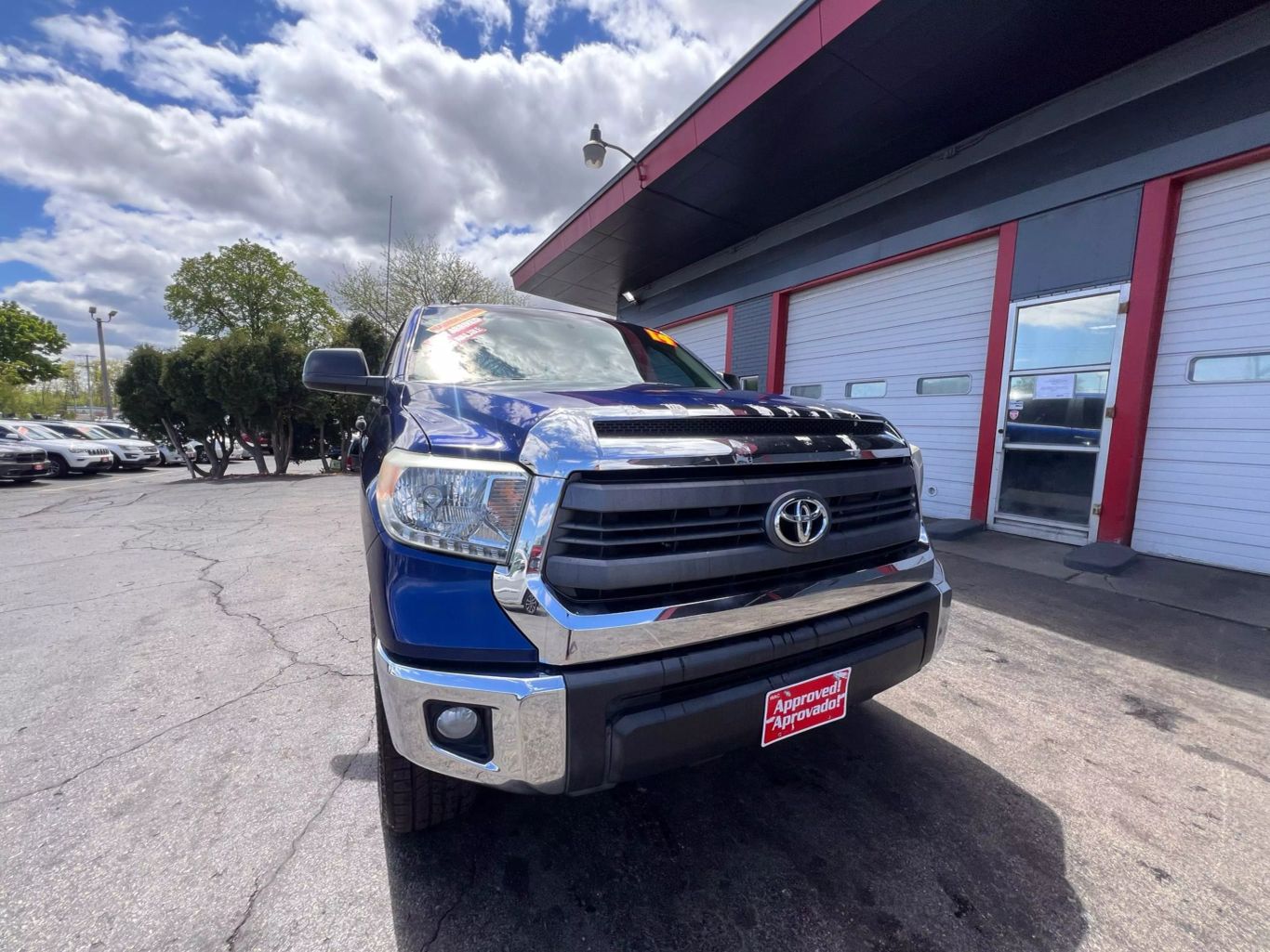 2014 Toyota Tundra Crewmax - Image 3