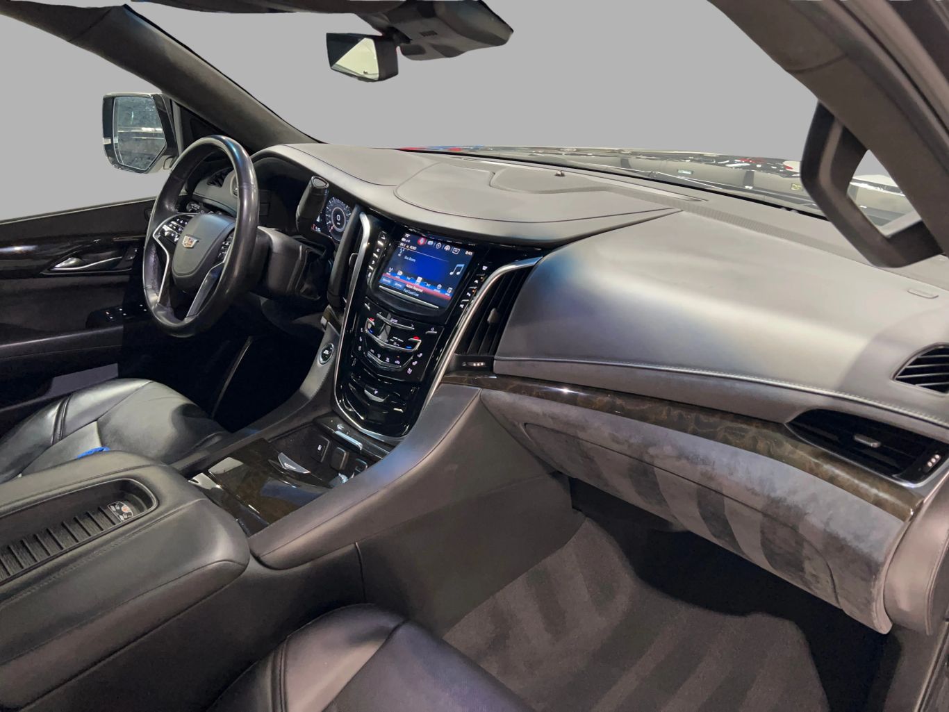 2018 CADILLAC ESCALADE SUV V8, 6.2 LITER PLATINUM SPORT UTILITY 4D