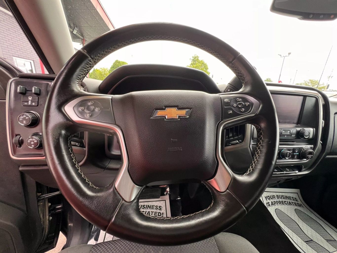 2015 Chevrolet Silverado 1500 Crew Cab - Image 15