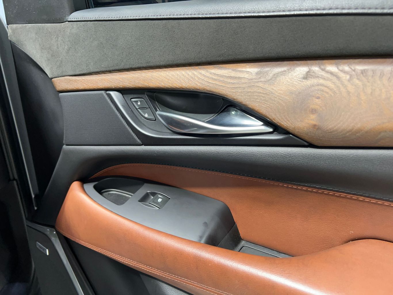 2019 CADILLAC ESCALADE SUV V8, 6.2 LITER PREMIUM LUXURY SPORT UTILITY 4D