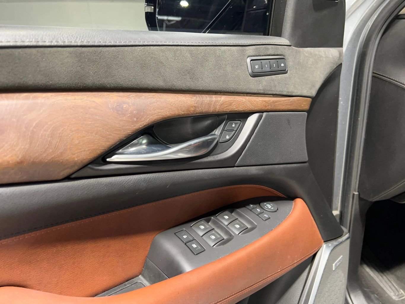2019 CADILLAC ESCALADE SUV V8, 6.2 LITER PREMIUM LUXURY SPORT UTILITY 4D