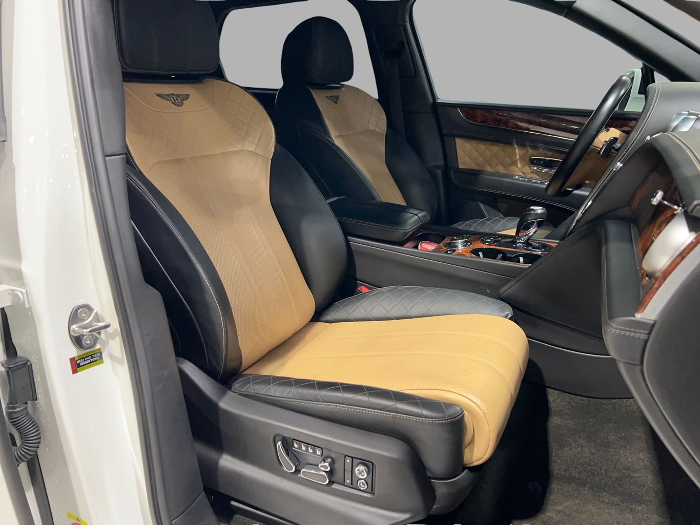 2018 BENTLEY BENTAYGA SEDAN W12, TWIN TURBO, 6.0 LITER W12 SIGNATURE SEDAN 4D