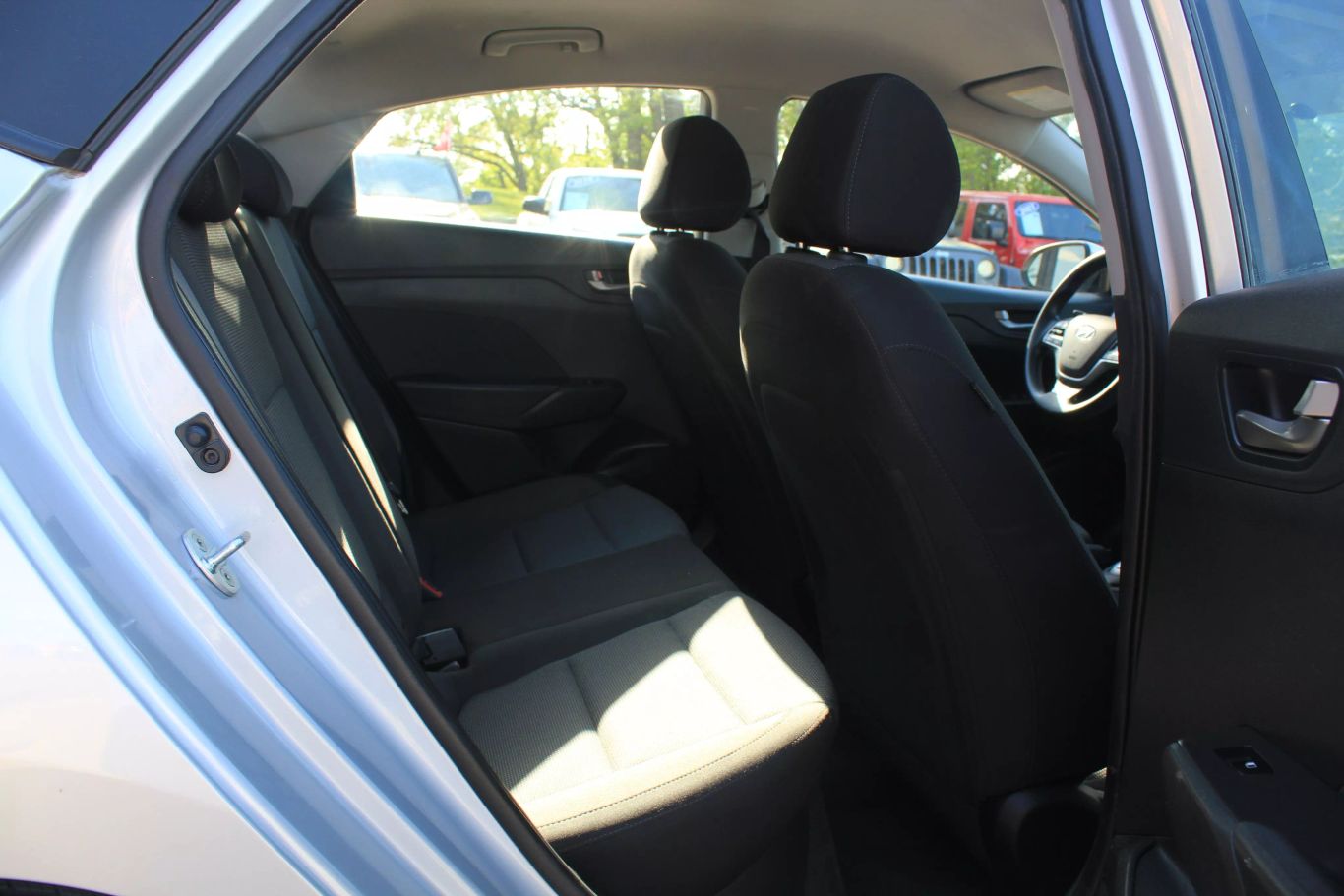 2019 Hyundai Accent Se Sedan 4d - Image 24