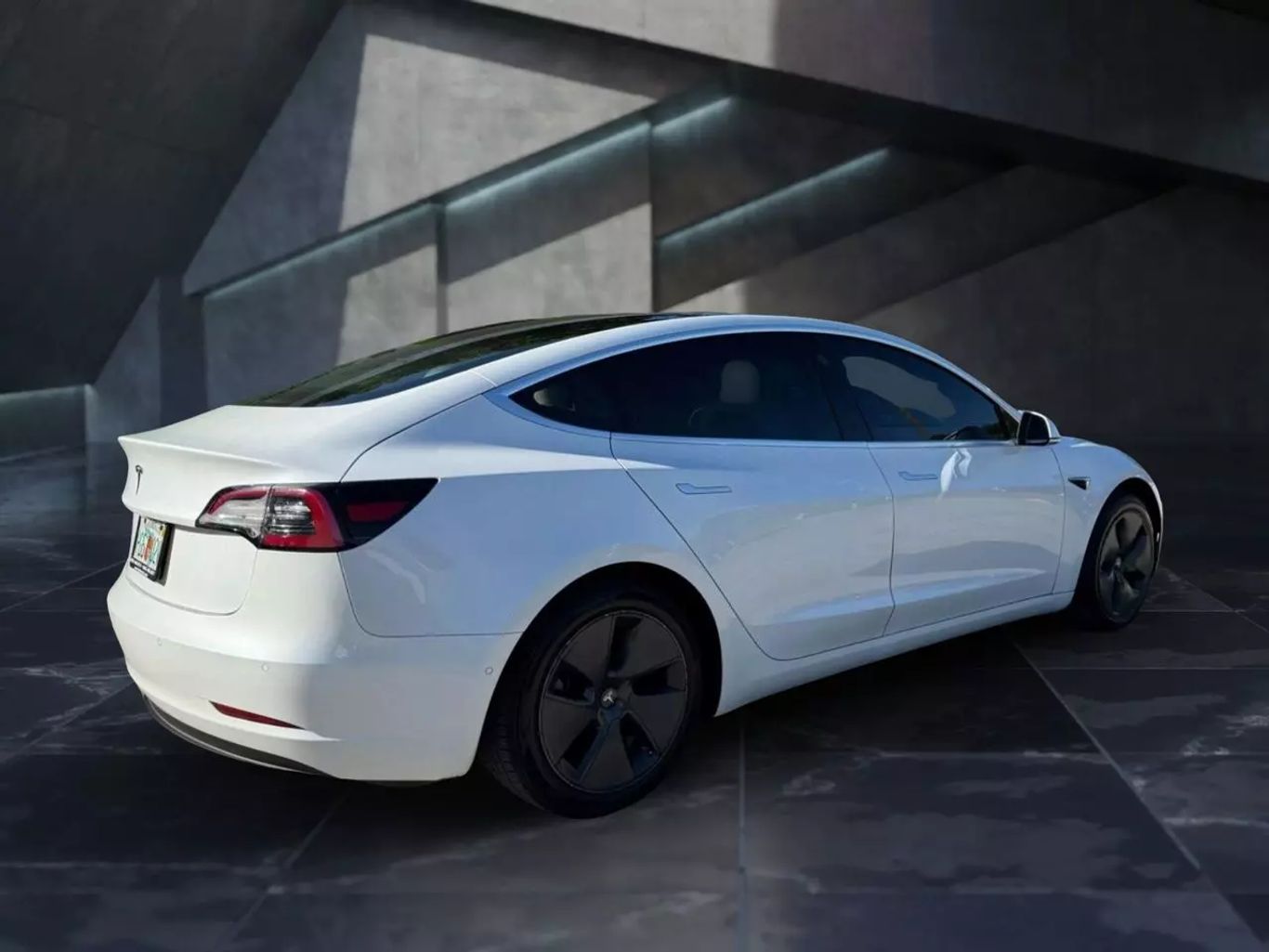 2020 TESLA MODEL 3 SEDAN AC ELECTRIC MOTOR STANDARD RANGE PLUS SEDAN 4D
