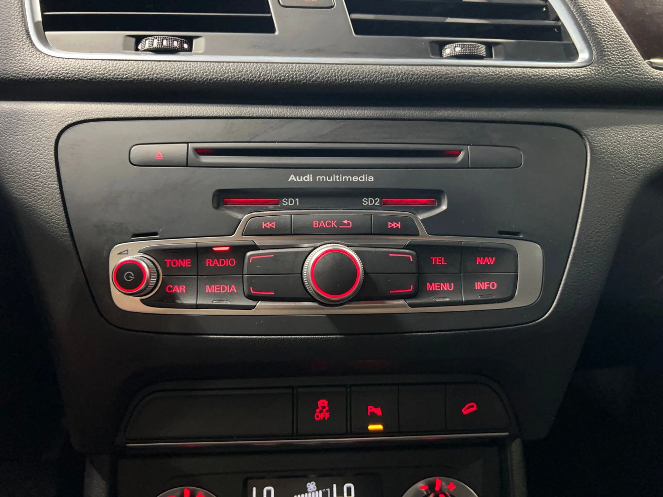 2015 AUDI Q3 SUV 4-CYL, TURBO, 2.0 LITER PREMIUM PLUS SPORT UTILITY 4D
