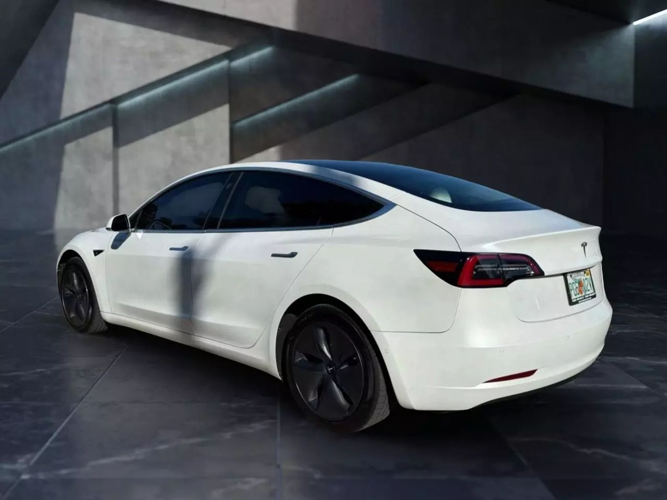 2020 TESLA MODEL 3 SEDAN AC ELECTRIC MOTOR STANDARD RANGE PLUS SEDAN 4D