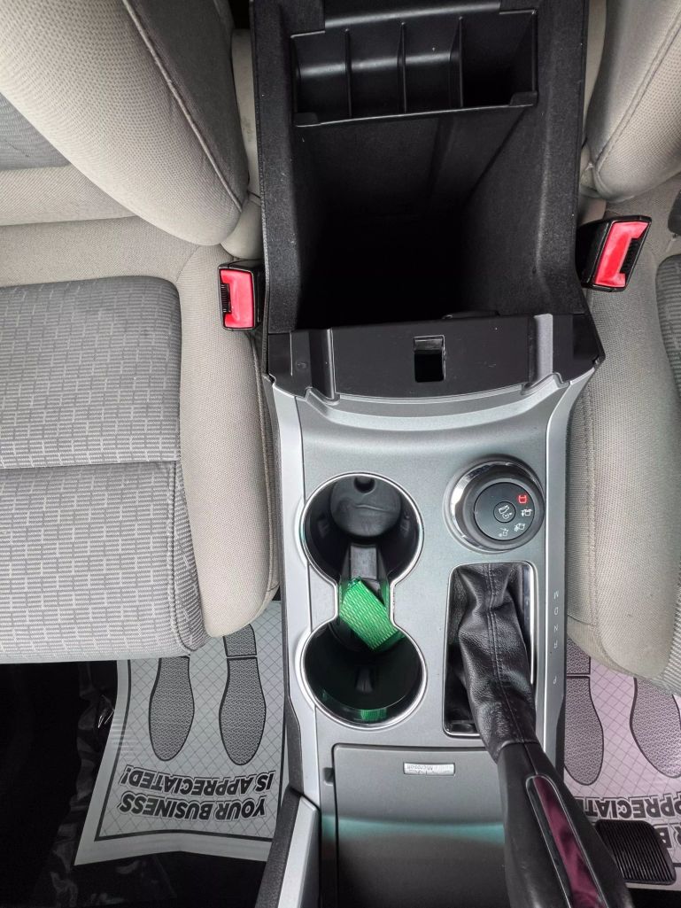 2015 Ford Explorer - Image 17