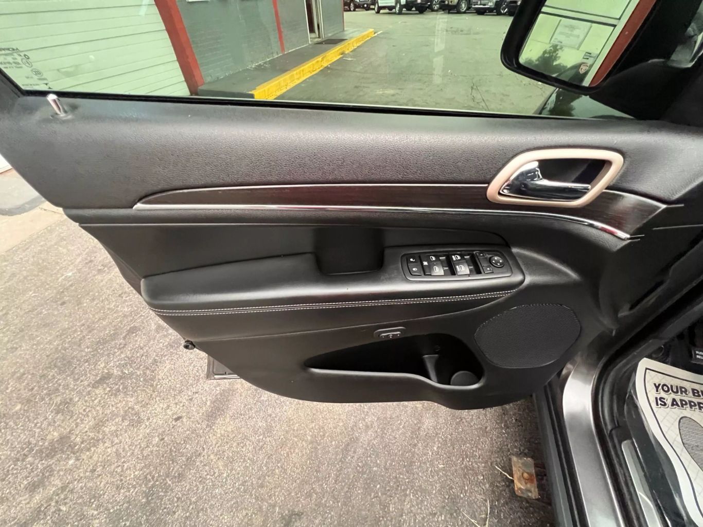 2014 Jeep Grand Cherokee - Image 14