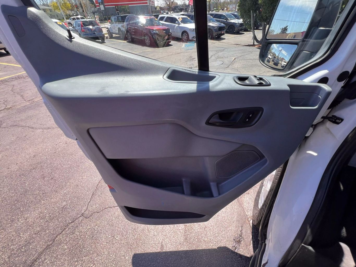 2017 Ford Transit 350 Wagon - Image 12