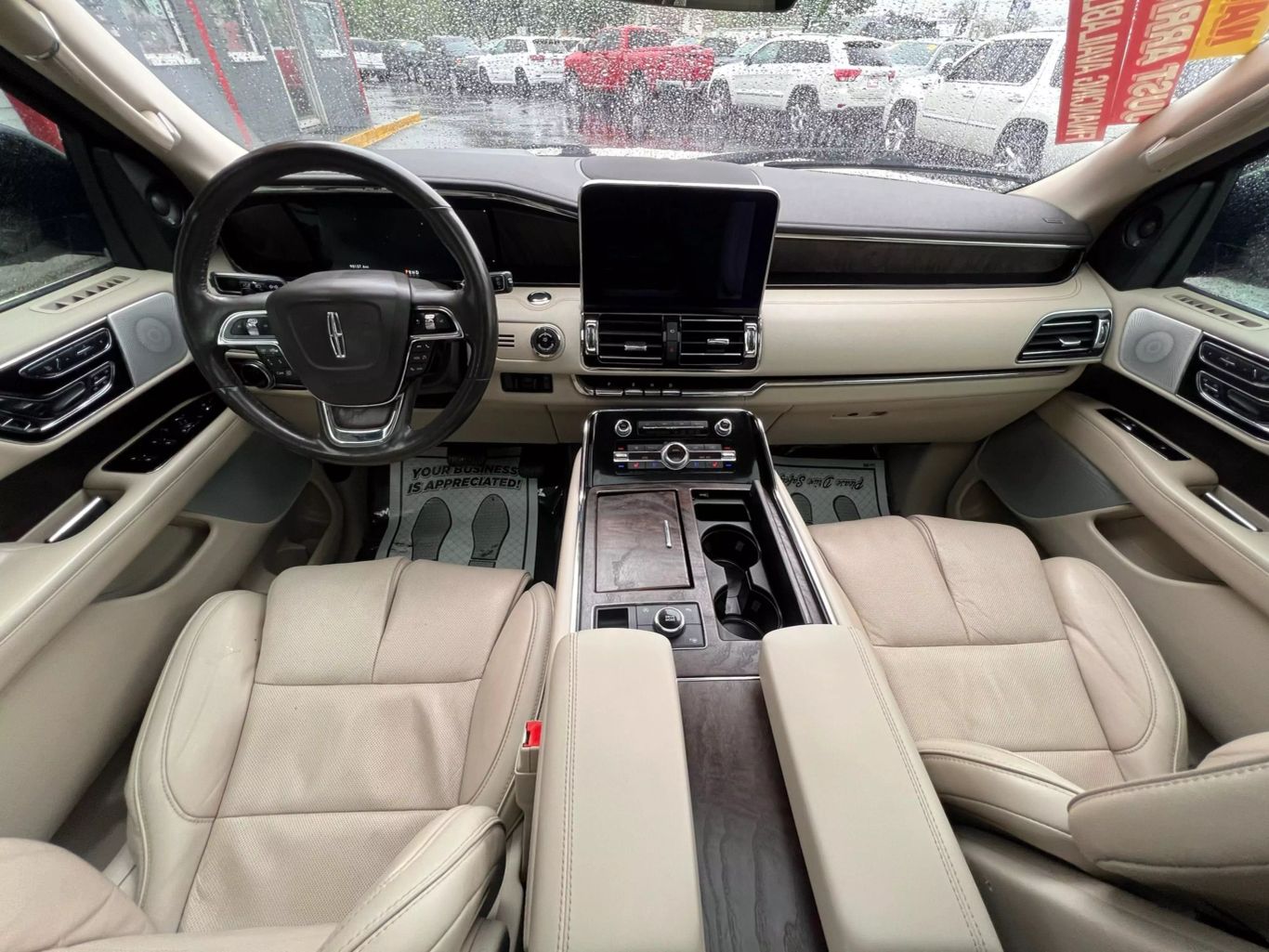2019 Lincoln Navigator L - Image 15