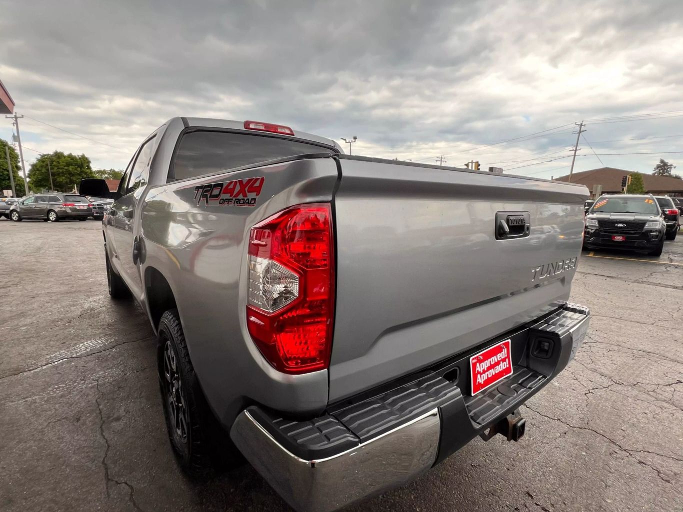 2017 Toyota Tundra Crewmax - Image 8