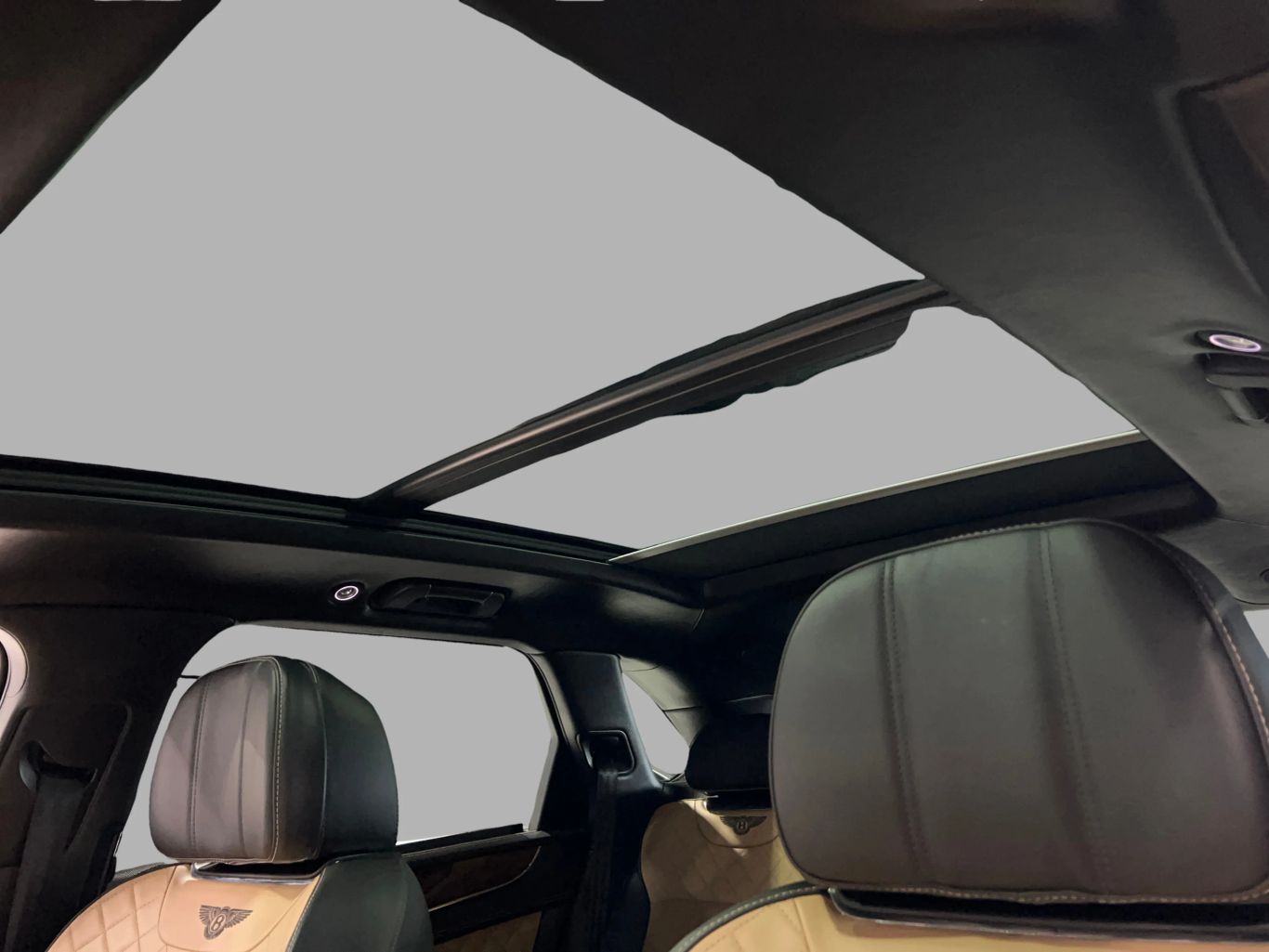 2018 BENTLEY BENTAYGA SEDAN W12, TWIN TURBO, 6.0 LITER W12 SIGNATURE SEDAN 4D