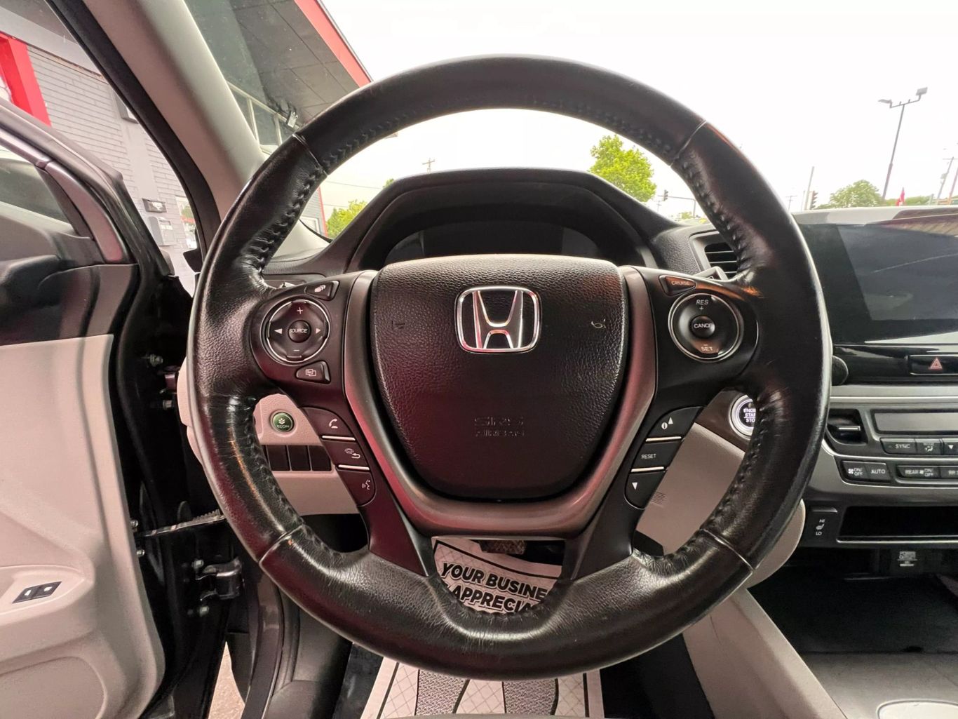 2018 Honda Pilot - Image 16