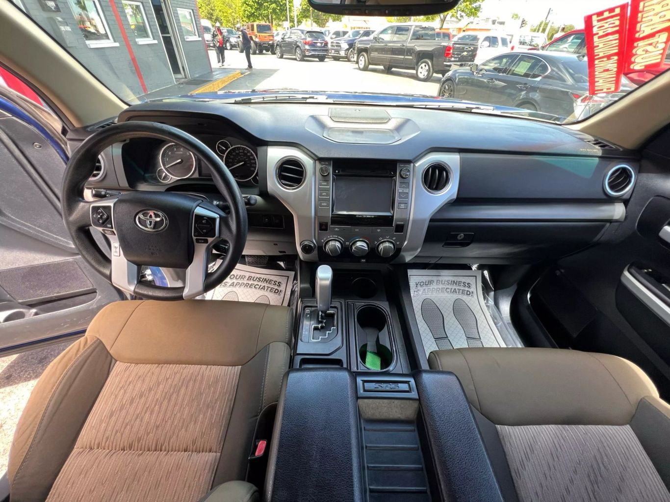 2014 Toyota Tundra Crewmax - Image 13