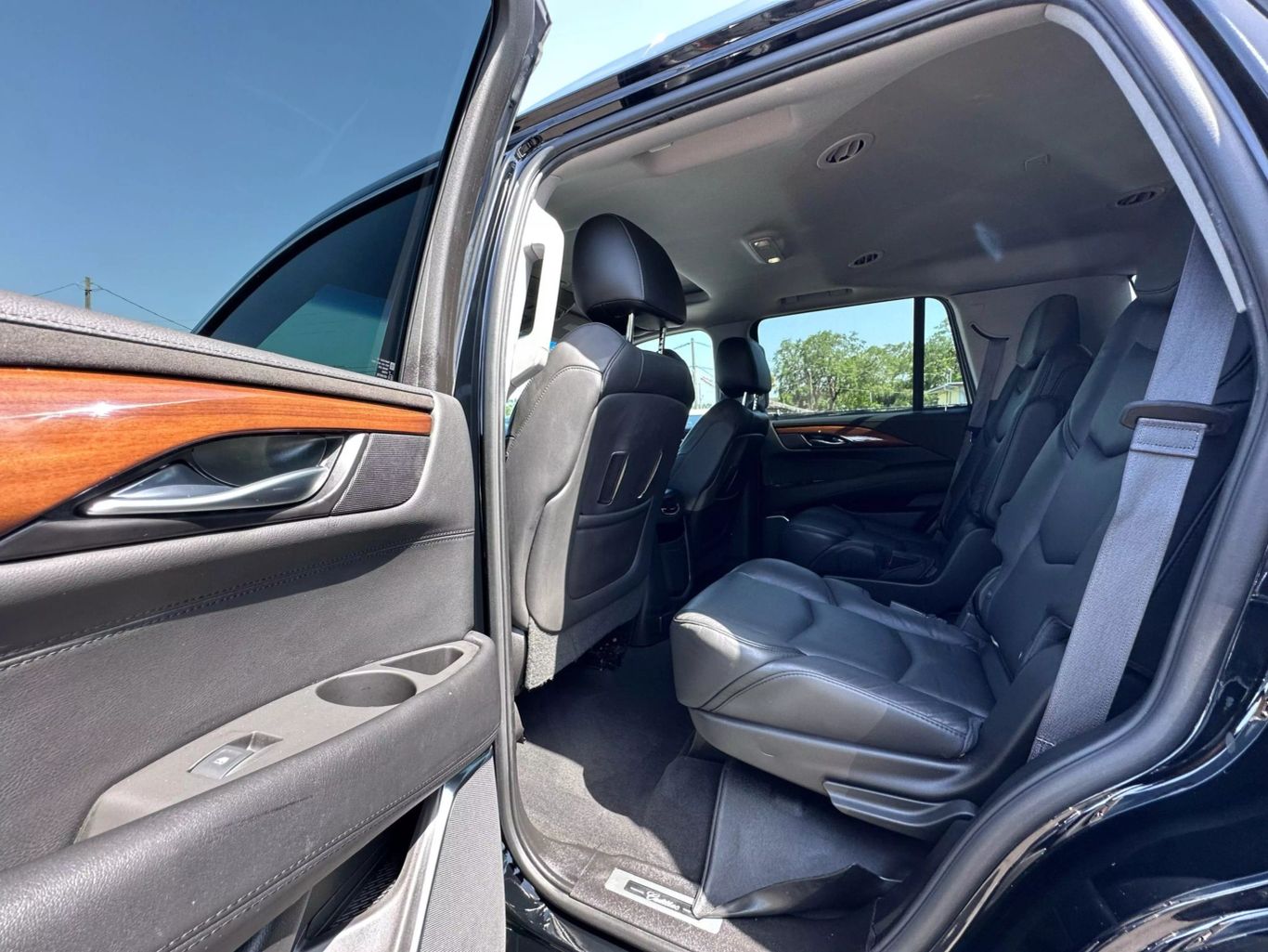2017 CADILLAC ESCALADE SUV V8, 6.2 LITER LUXURY SPORT UTILITY 4D - Tampa Motor Cars