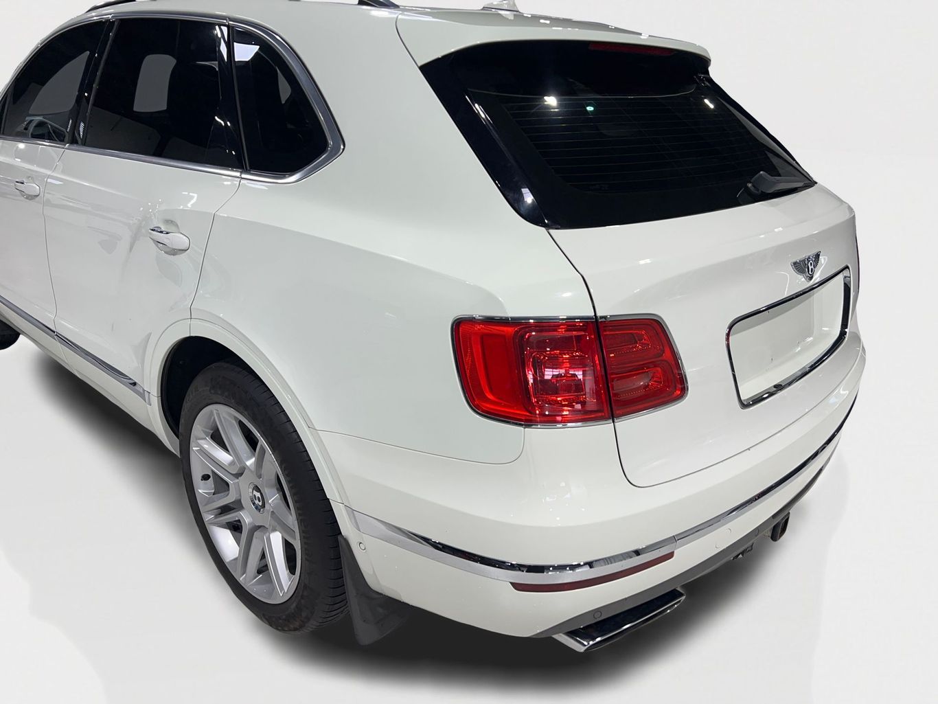 2018 BENTLEY BENTAYGA SEDAN W12, TWIN TURBO, 6.0 LITER W12 SIGNATURE SEDAN 4D