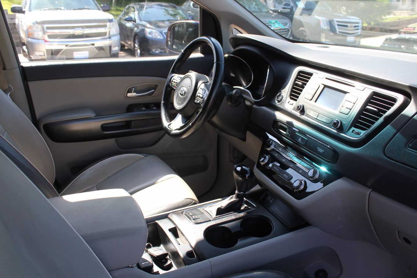 2016 Kia Sedona Lx Minivan 4d - Image 12