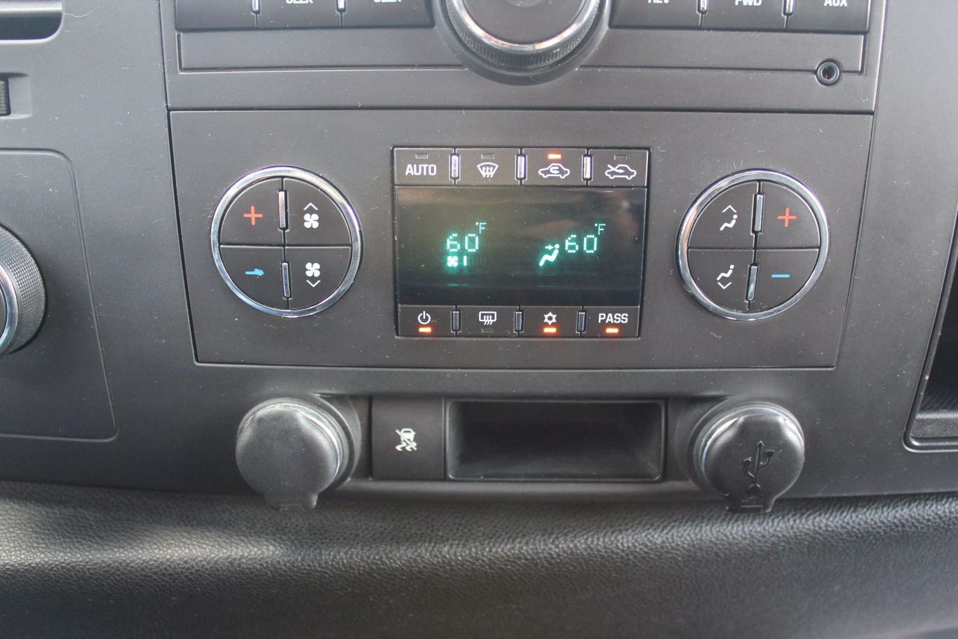 2010 Chevrolet Silverado 1500 Extended Cab Lt Pickup 4d 6 1/2 Ft - Image 20