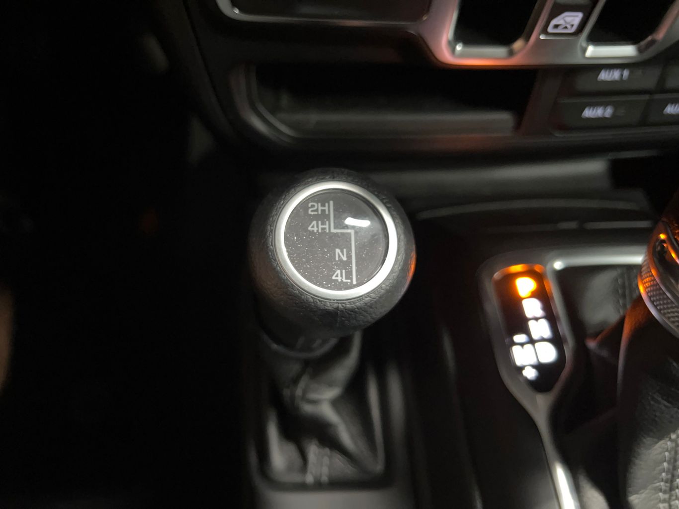 2024 JEEP GLADIATOR PICKUP V6, VVT, 3.6 LITER SPORT S PICKUP 4D 5 FT