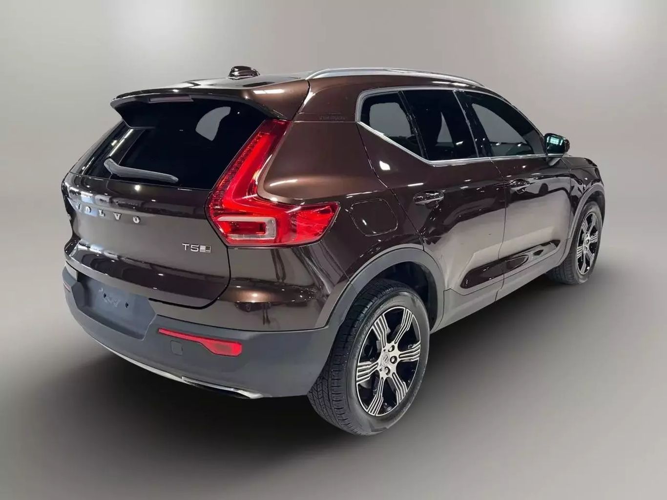 2019 VOLVO XC40 SUV 4-CYL, DRIVE-E, TURBO, 2.0 LITER T5 INSCRIPTION SPORT UTILITY 4D