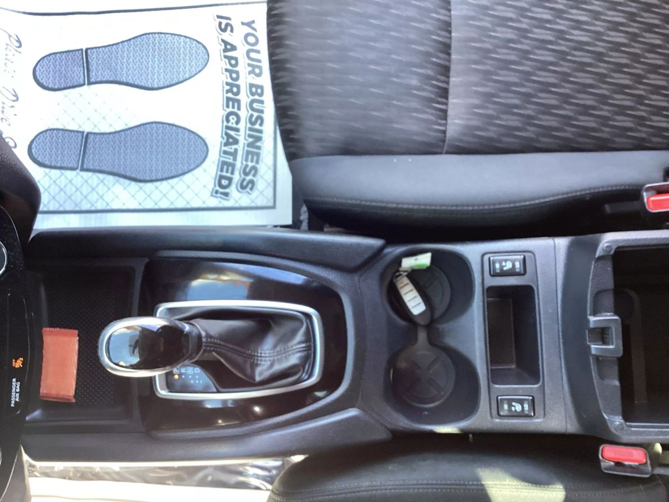 2017 Nissan Rogue - Image 19