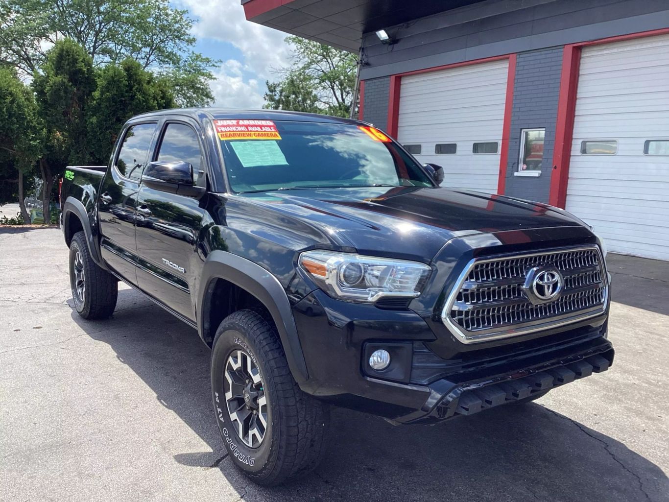 2016 Toyota Tacoma Double Cab - Image 2