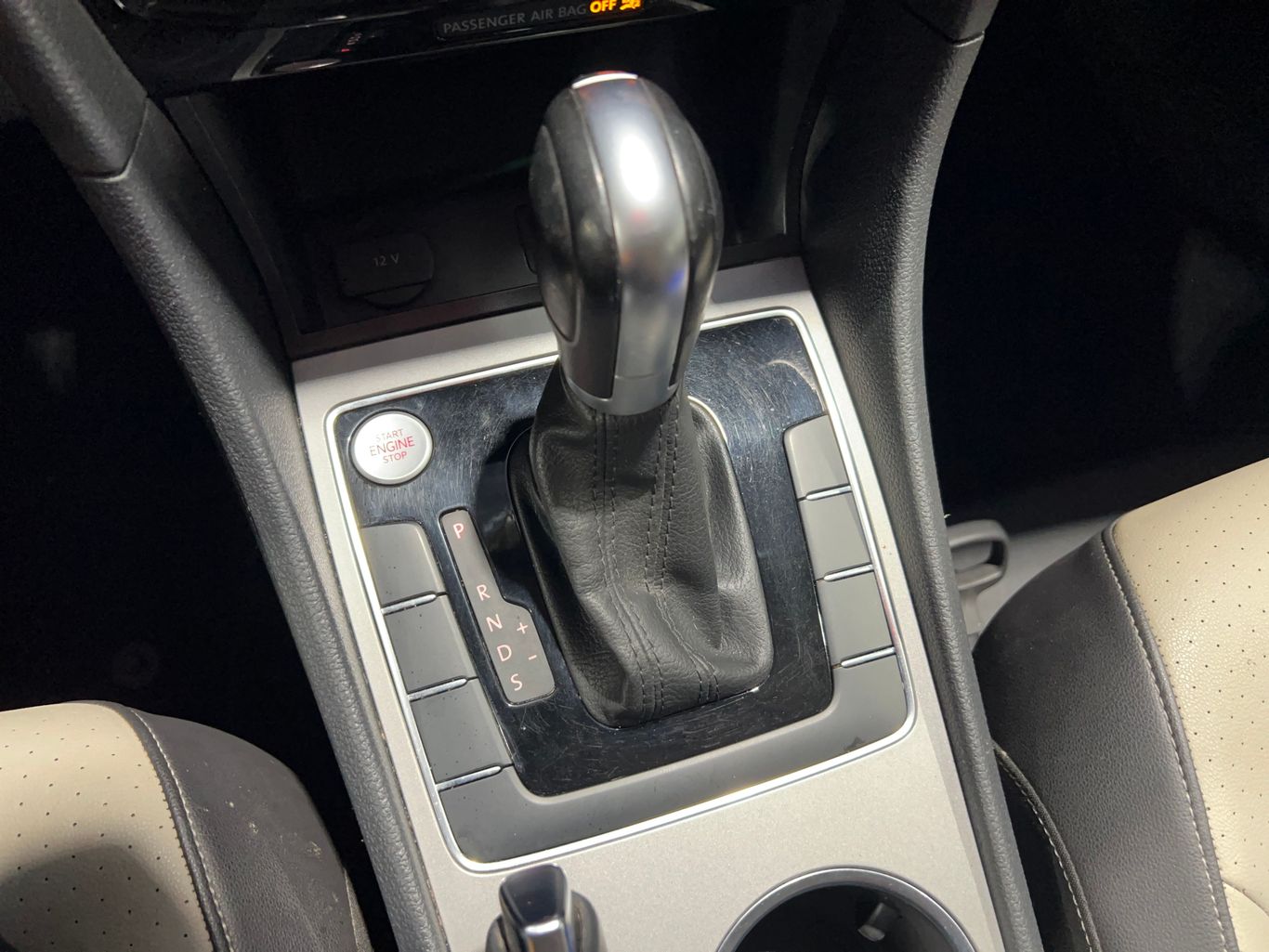 2020 VOLKSWAGEN PASSAT SEDAN 4-CYL, TURBO, 2.0 LITER R-LINE SEDAN 4D