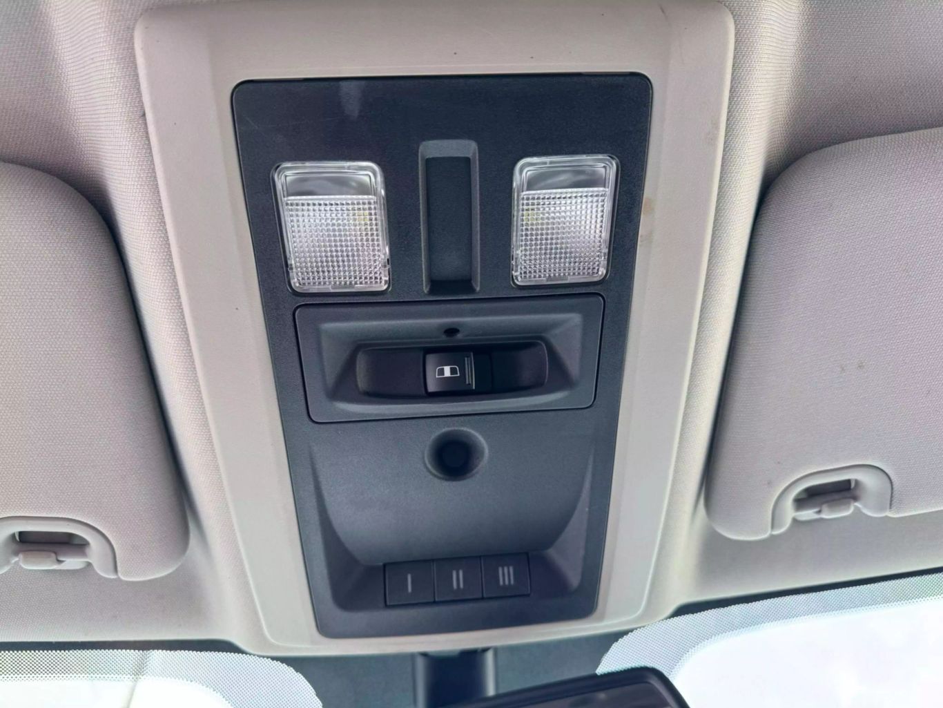 2016 RAM 1500 CREW CAB PICKUP V8, HEMI, 5.7 LITER SLT PICKUP 4D 5 1/2 FT