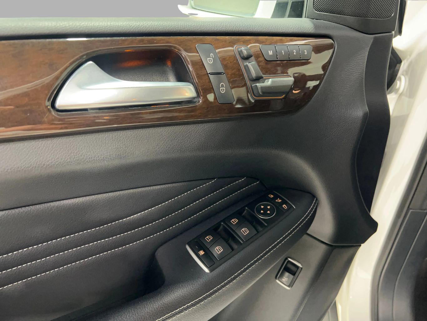 2015 MERCEDES-BENZ M-CLASS SUV V6, 3.5 LITER ML 350 SPORT UTILITY 4D