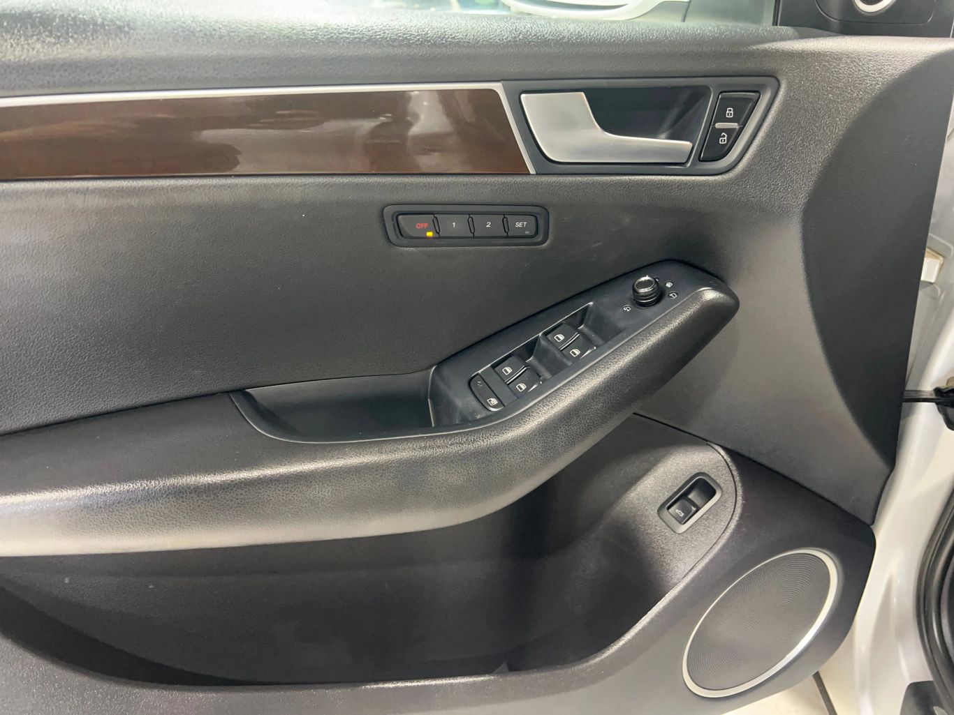 2011 AUDI Q5 SUV V6, 3.2 LITER 3.2 QUATTRO PREMIUM PLUS SPORT UTILITY 4D