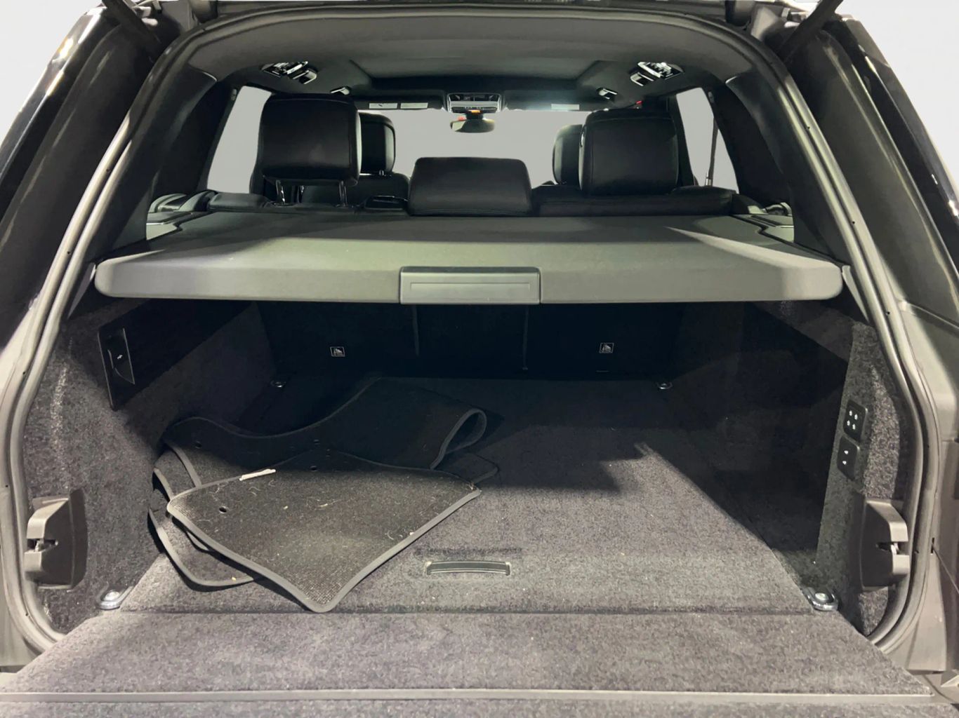 2019 LAND ROVER RANGE ROVER SUV V8, SUPERCHARGED, 5.0 LITER SUPERCHARGED SPORT UTILITY 4D