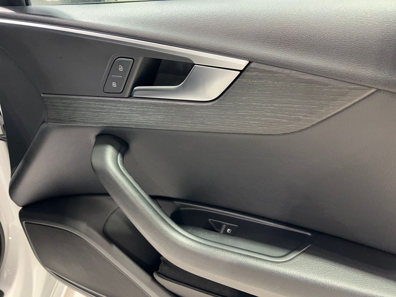 2018 AUDI A4 SEDAN 4-CYL, TURBO, 2.0 LITER ULTRA PREMIUM SEDAN 4D