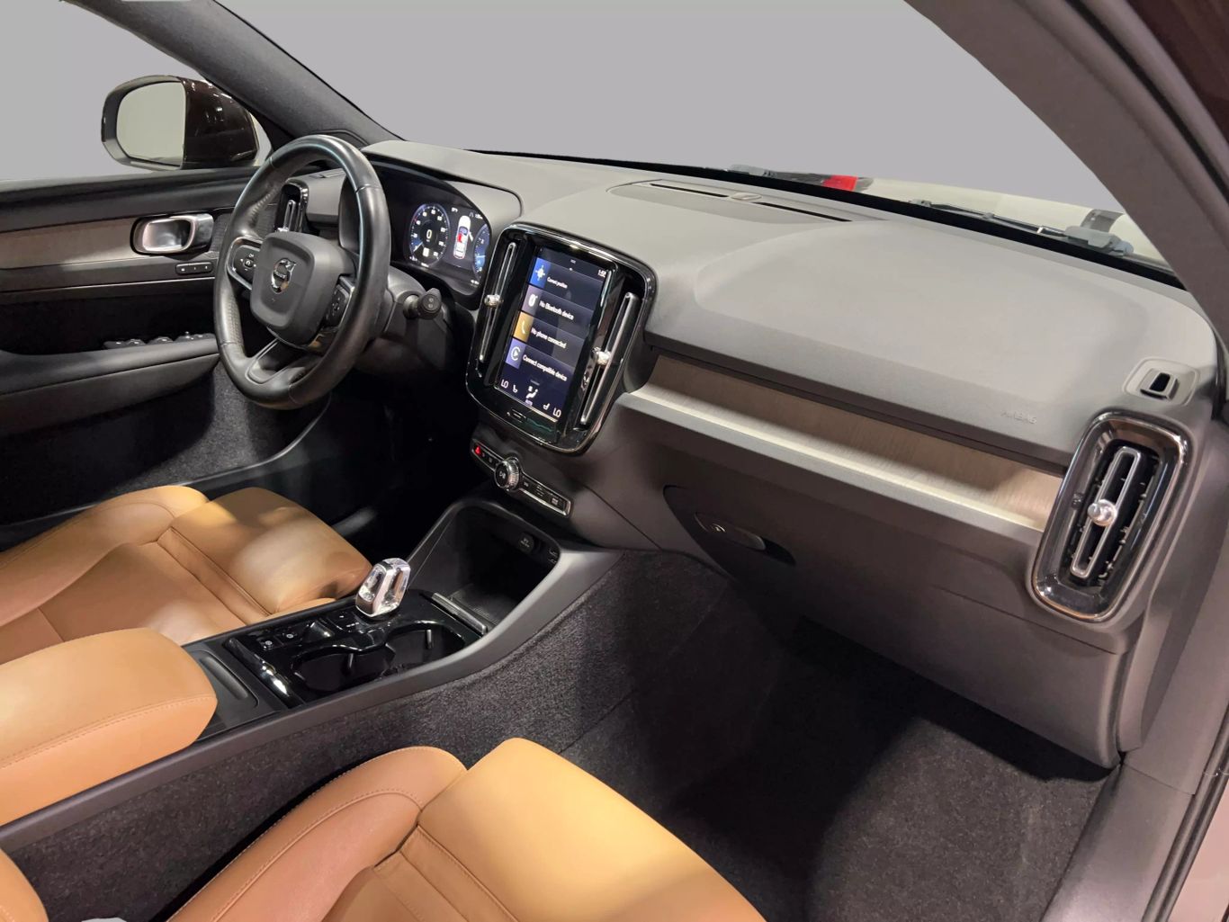 2019 VOLVO XC40 SUV 4-CYL, DRIVE-E, TURBO, 2.0 LITER T5 INSCRIPTION SPORT UTILITY 4D