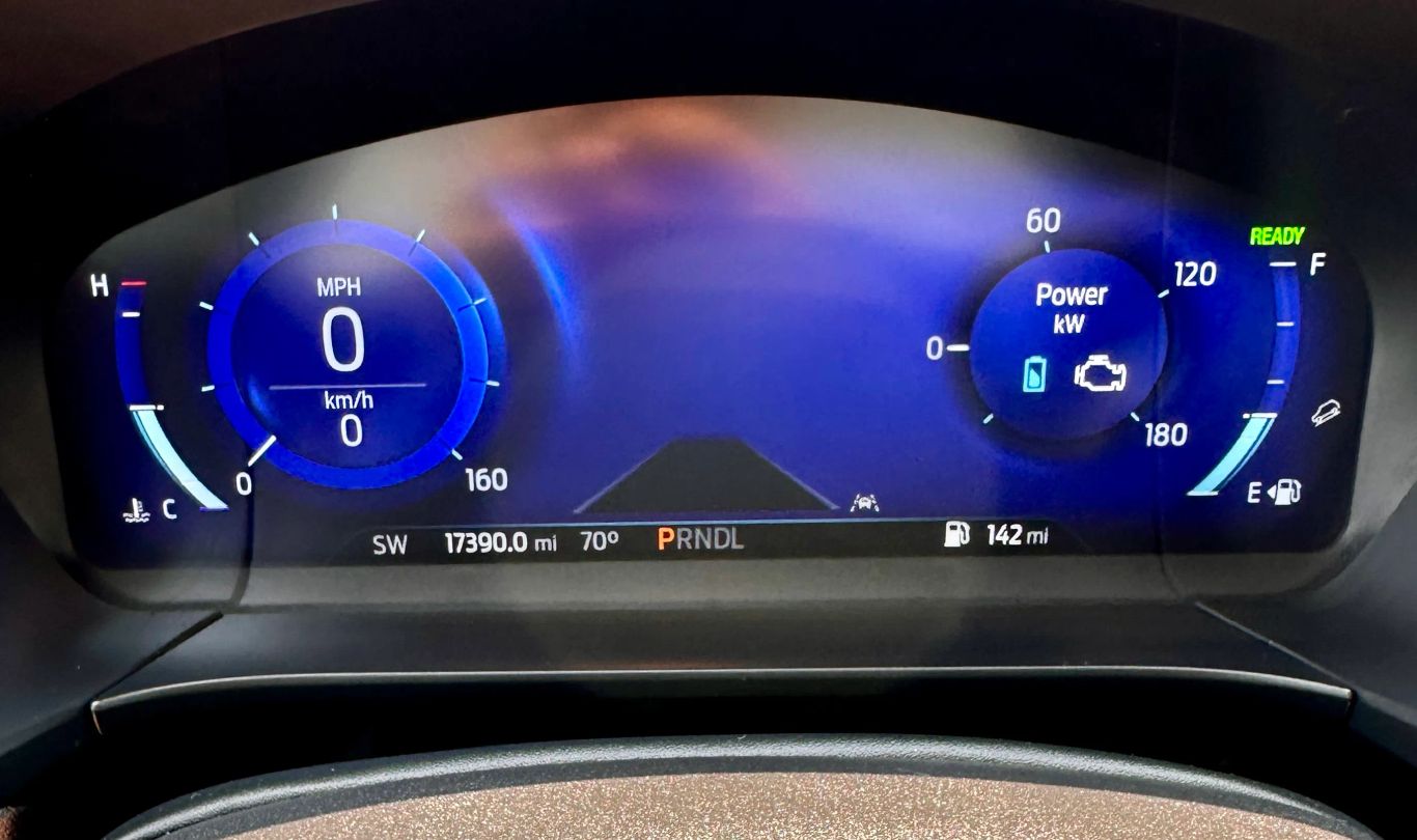 2022 FORD ESCAPE SUV 4-CYL, HYBRID, 2.5 LITER TITANIUM HYBRID SPORT UTILITY 4D
