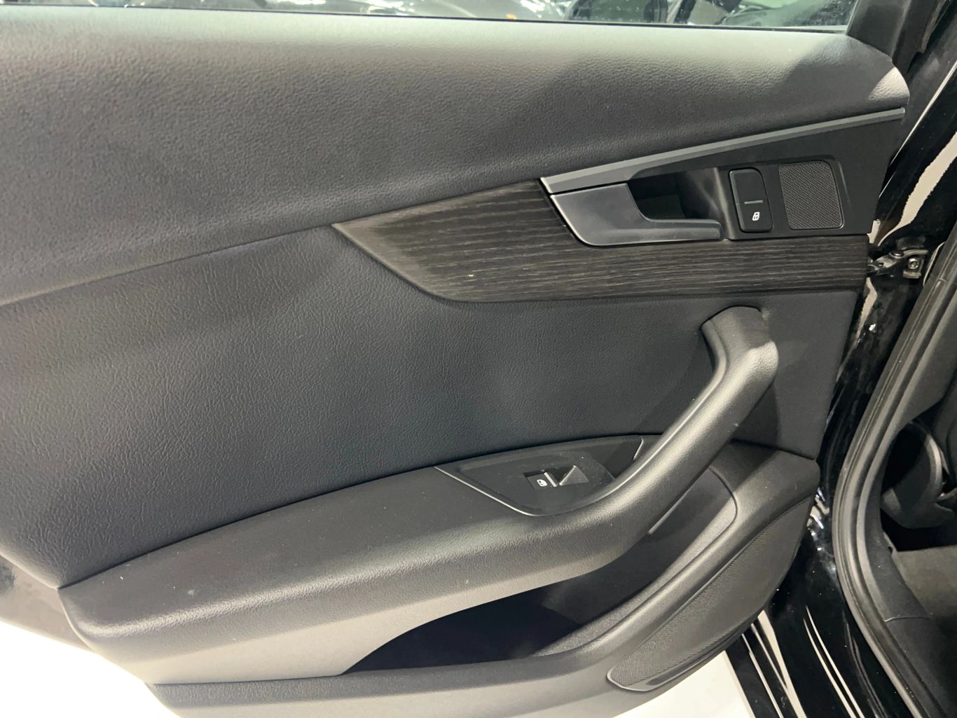 2018 AUDI A4 SEDAN 4-CYL, TURBO, 2.0 LITER ULTRA PREMIUM SEDAN 4D