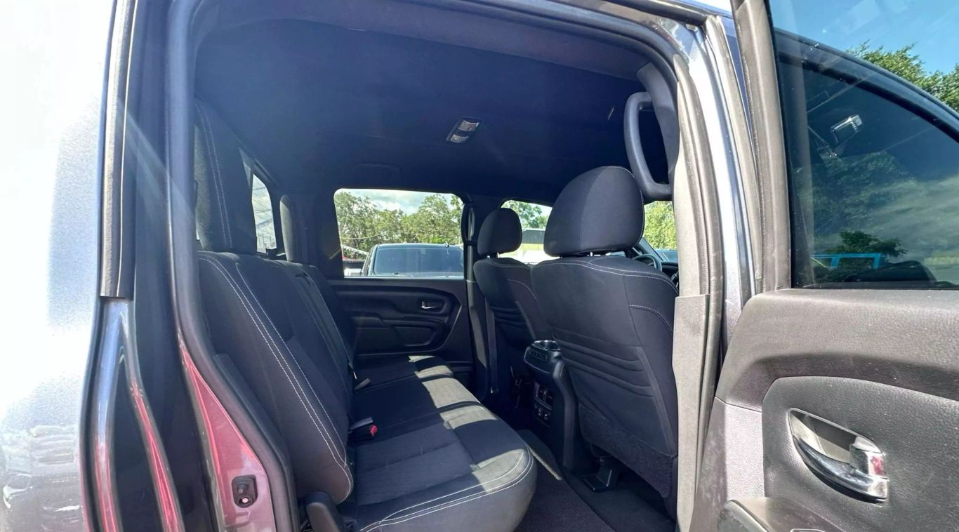 2019 NISSAN TITAN XD CREW CAB PICKUP V8, TURBO DIESEL, 5.0 LITER SV PICKUP 4D 6 1/2 FT - Tampa Motor Cars