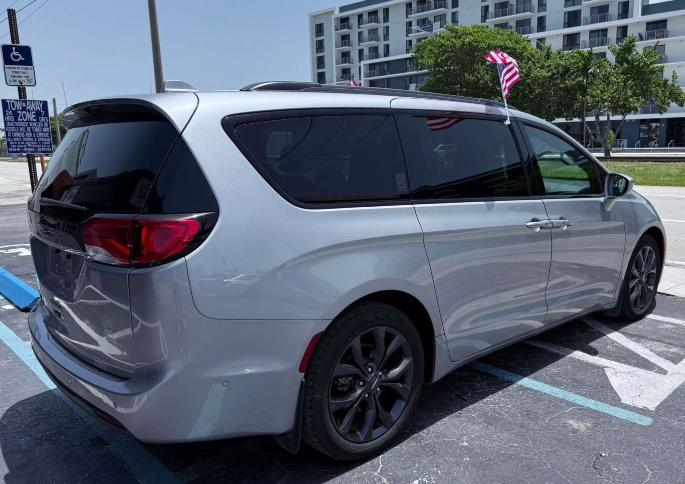 2019 CHRYSLER PACIFICA VAN V6, 3.6 LITER TOURING L PLUS MINIVAN 4D