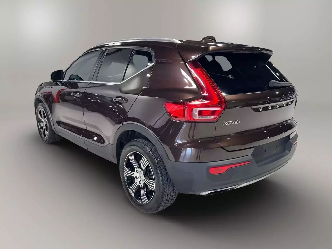 2019 VOLVO XC40 SUV 4-CYL, DRIVE-E, TURBO, 2.0 LITER T5 INSCRIPTION SPORT UTILITY 4D