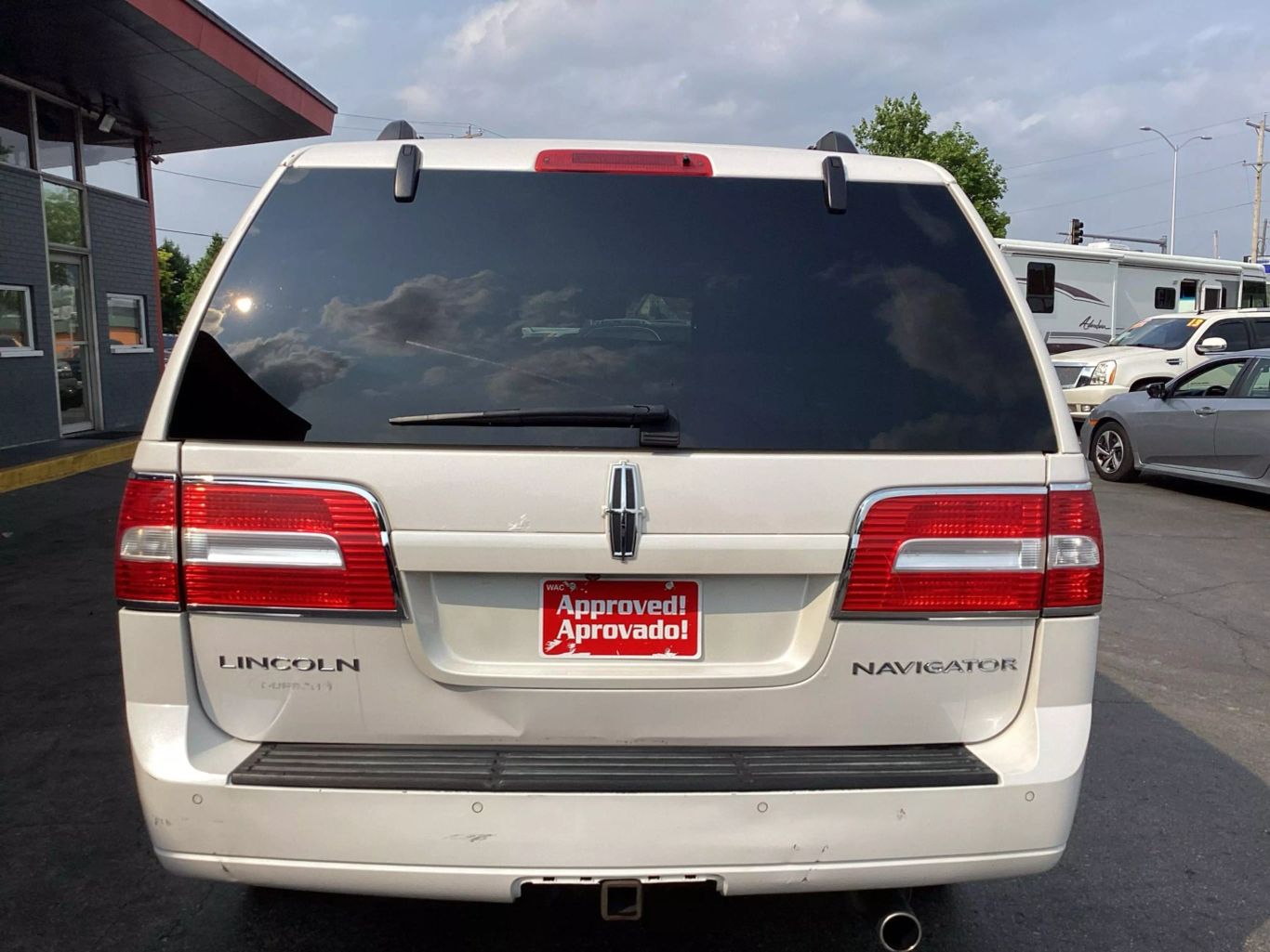 2011 Lincoln Navigator - Image 9