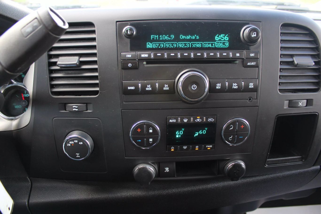 2010 Chevrolet Silverado 1500 Extended Cab Lt Pickup 4d 6 1/2 Ft - Image 17