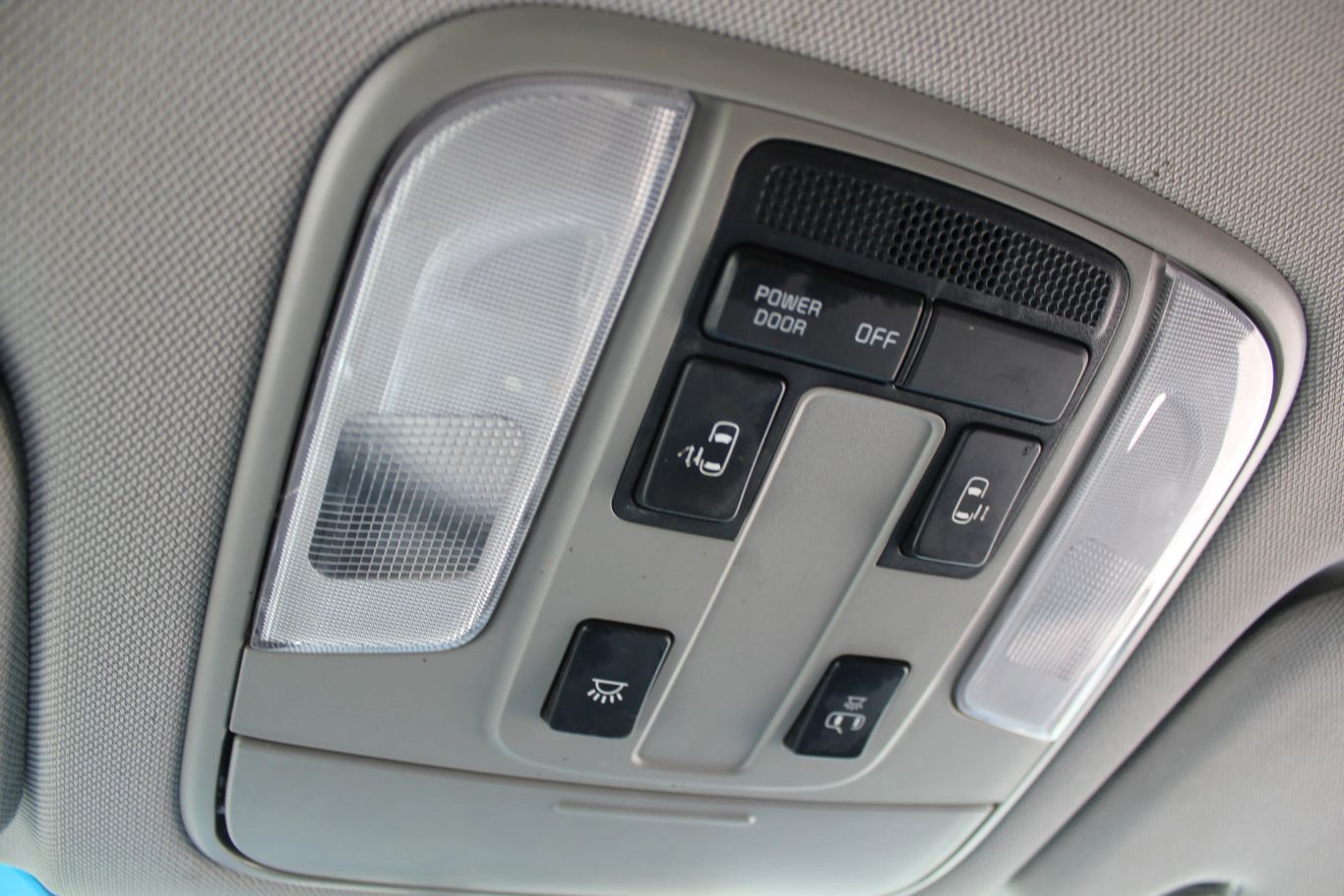 2016 Kia Sedona Lx Minivan 4d - Image 25