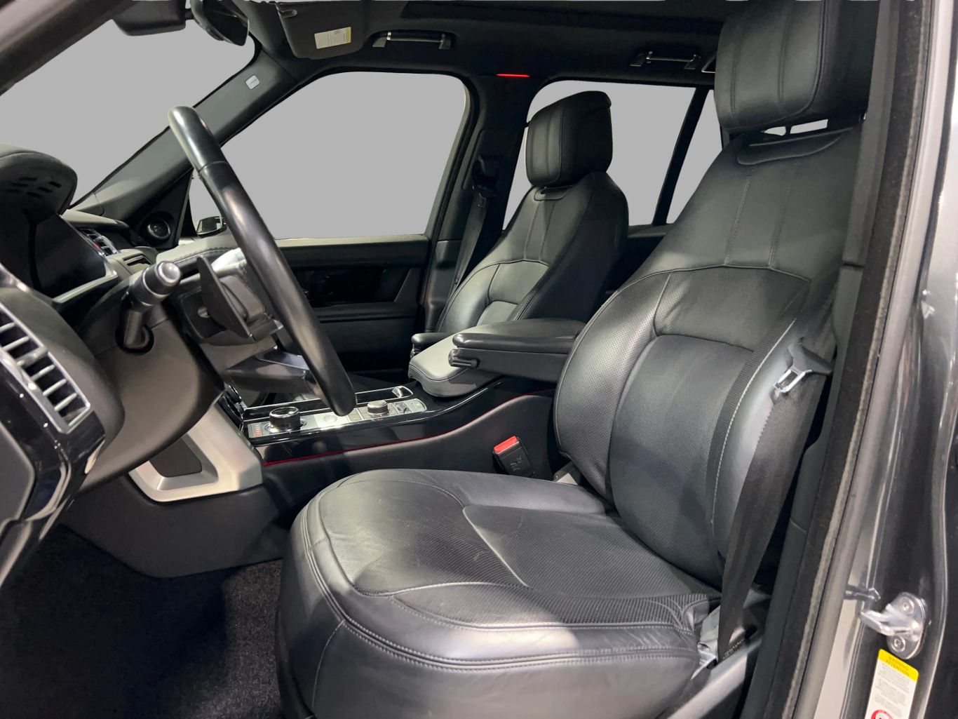 2019 LAND ROVER RANGE ROVER SUV V8, SUPERCHARGED, 5.0 LITER SUPERCHARGED SPORT UTILITY 4D
